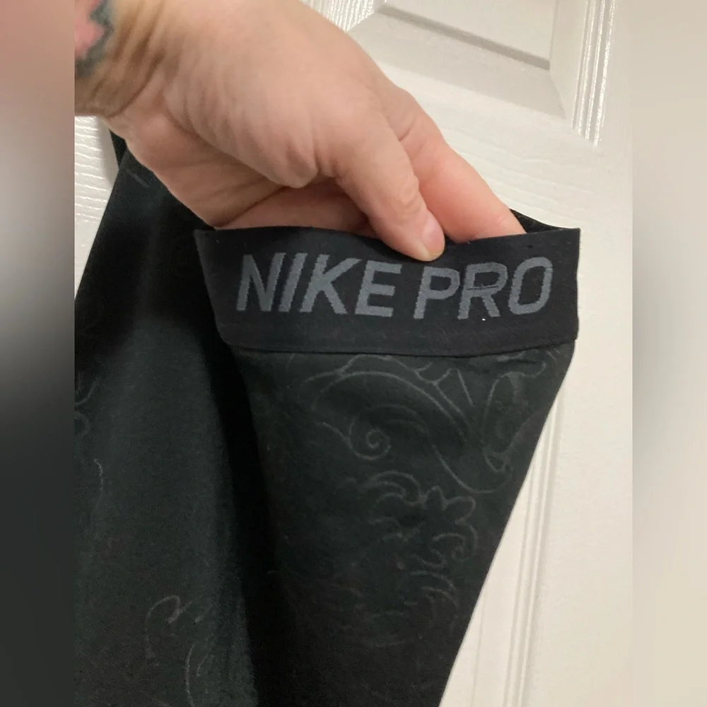 *Nike Pro Black Floral Calligraphy Gorpcore Activewear Leggings #D
